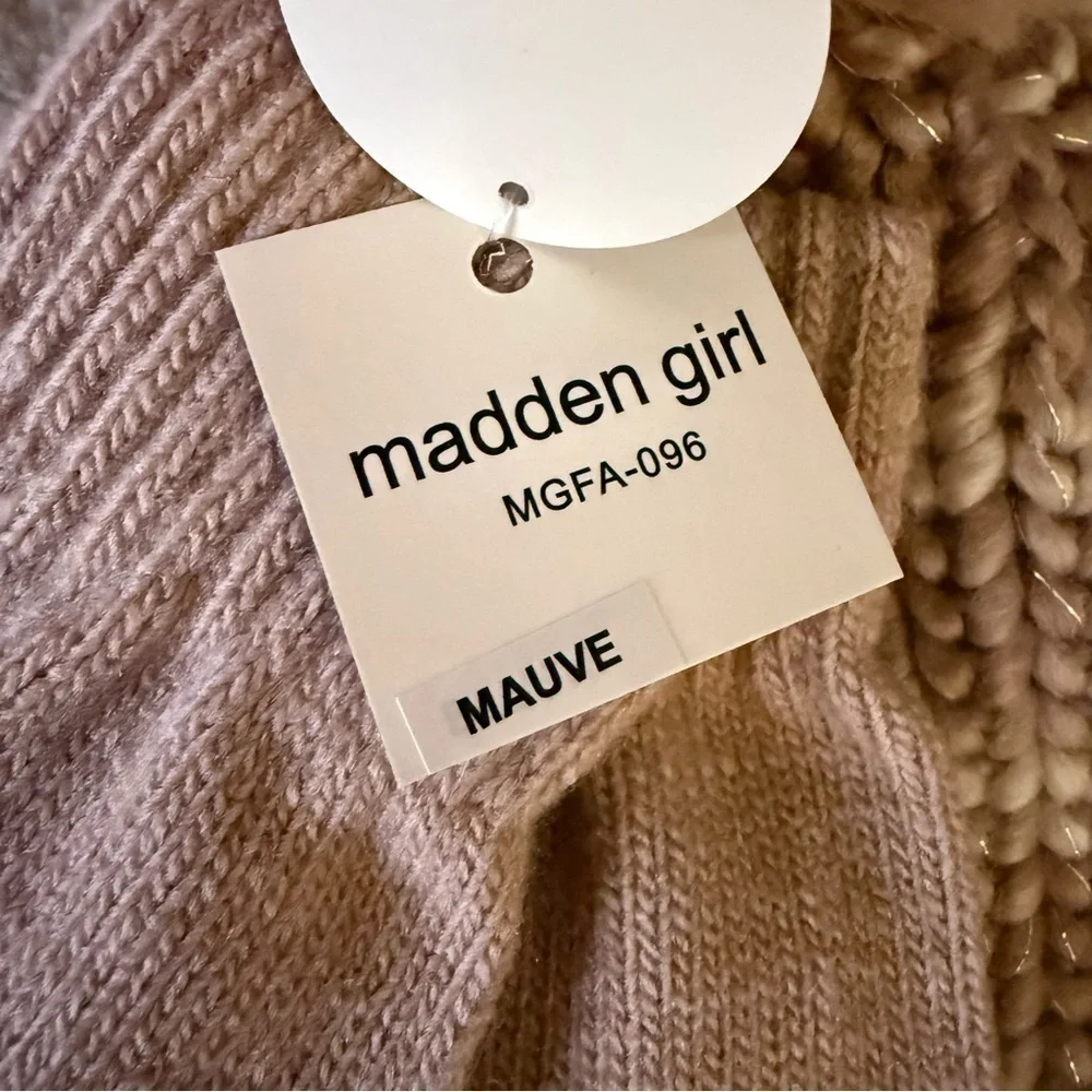 NWT Madden Girl gloves and matching hat with faux fur Pom-pom ages 7-16
